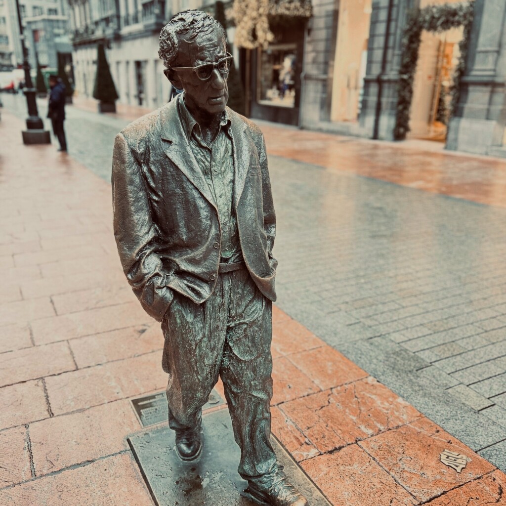 Escultura Woody Allen Oviedo